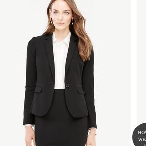 Ann Taylor One-Button Blazer in Seasonless Stretch